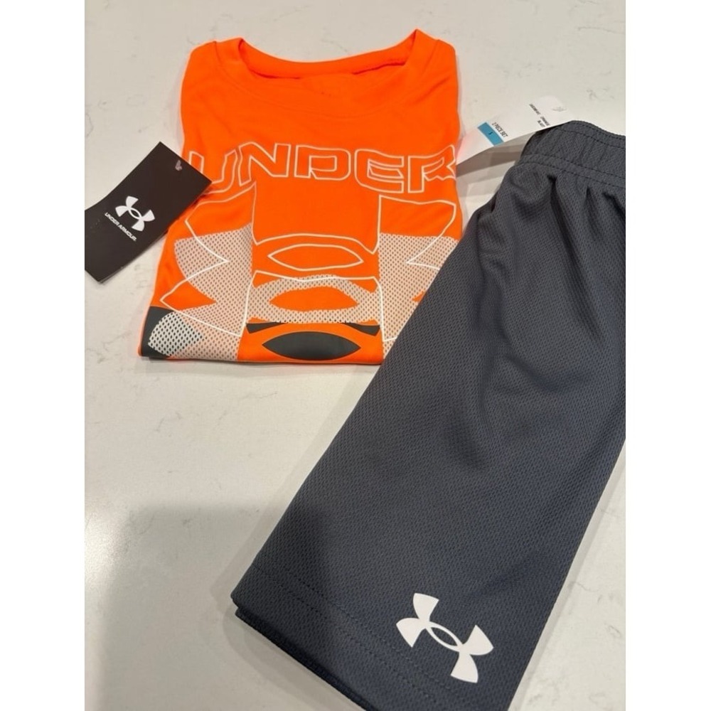NEW !! Boys Size 5 Under Armour 2 Piece Outfit